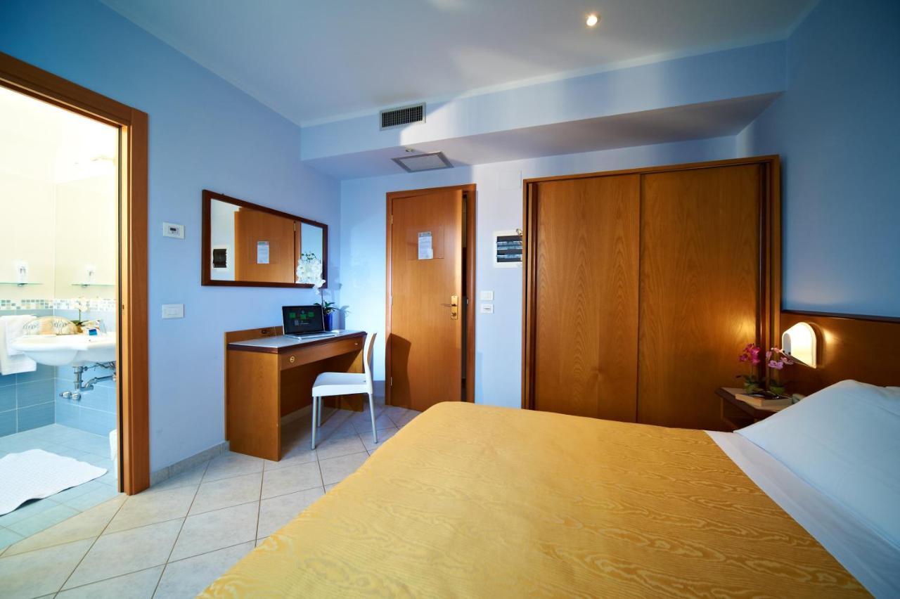 לידו די קאמאיורה Hotel Sirio מראה חיצוני תמונה